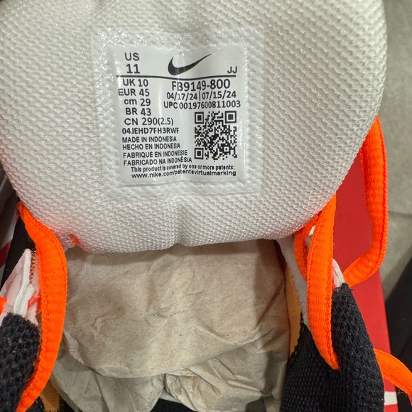 Size 11 - Nike Men's Air Zoom Vomero 5 Total Orange - Picture 6 of 7